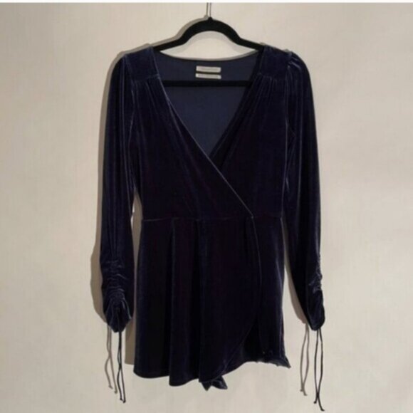 URBAN OUTFITTERS- Surplice Velvet Romper Skort Jumper in Indigo- M - Picture 14 of 14
